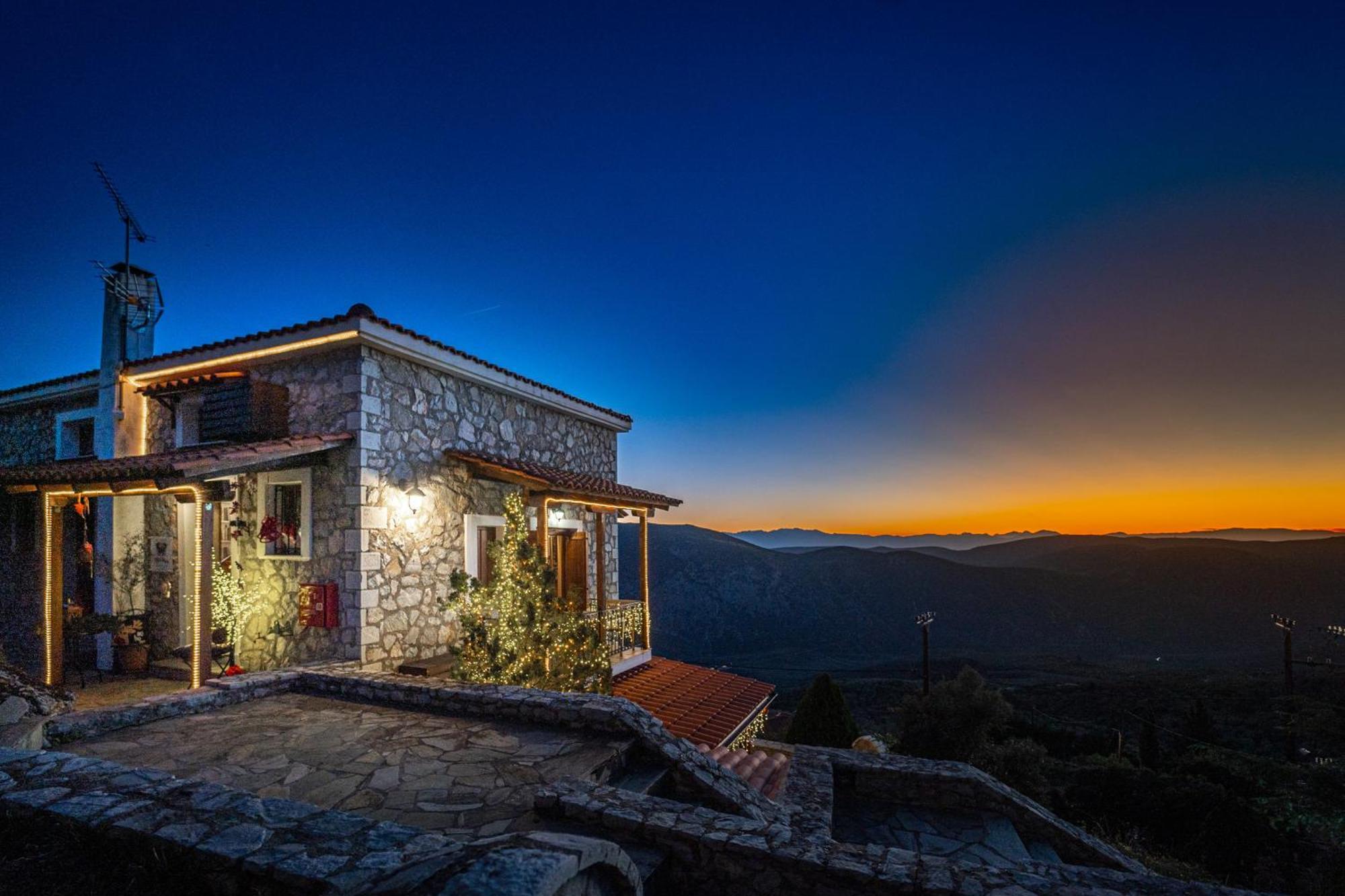 Rock Dandy Deluxe Chalet In Arachova - Delphi, Sauna, Prv Parking, Amazing View 외부 사진